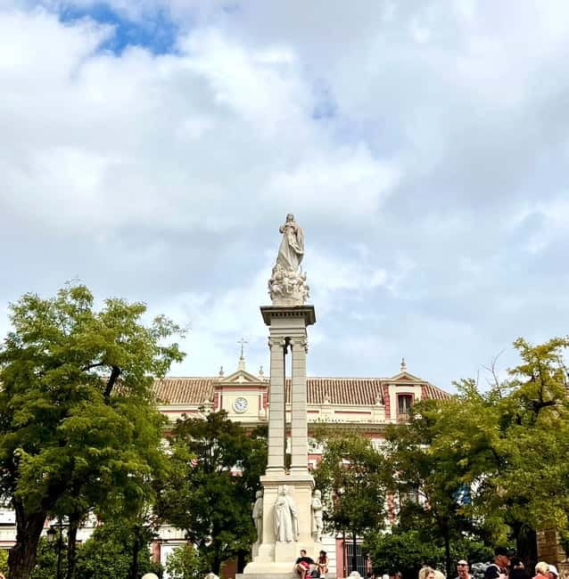 Seville: City Walking Tour - The Alcázar from the outside