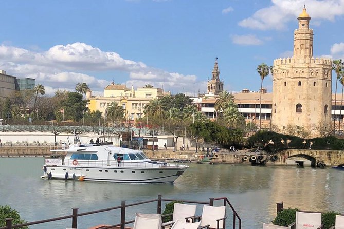 Seville: Cruise along the Guadalquivir River with appetizer - Choosing between morning and evening