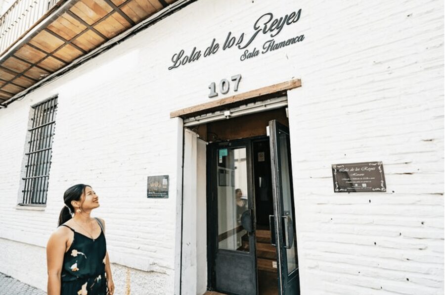 Seville: Drinks of Sevilla Tasting - Starting at Lola de los Reyes Theater
