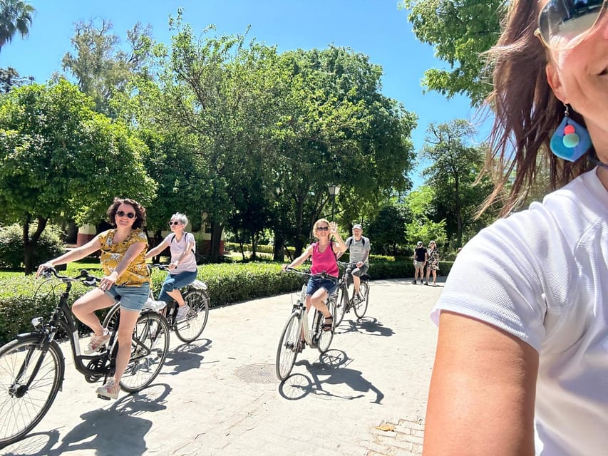 Seville: Dutch Cycling Highlights Tour with local guide - Plaza de España, the tour’s visual centerpiece