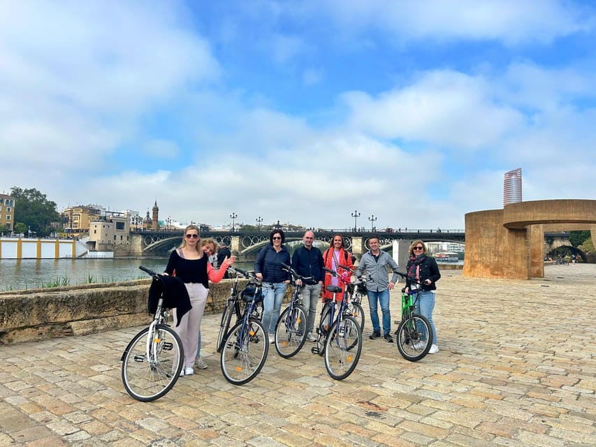 Seville: Dutch Cycling Highlights Tour with local guide - La Giralda and the cathedral: Seville’s grand opening scene