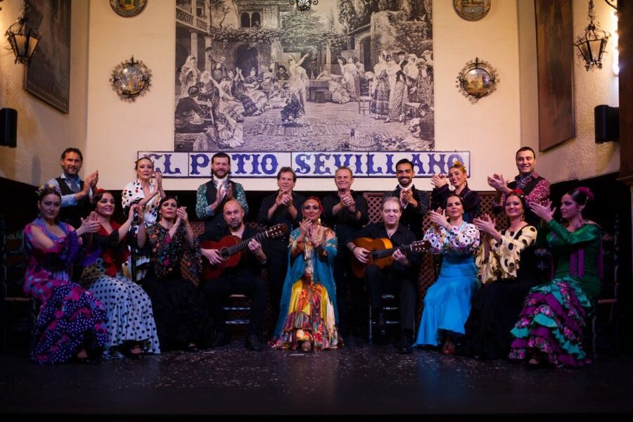 Seville: El Patio Sevillano Flamenco Show Ticket & Dinner - The dinner and drink choices