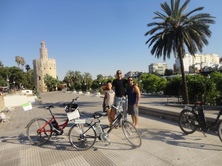 Seville: Electric Bike Tour in Small Group - The guides make the difference