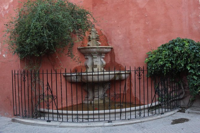 Seville Evening Historical Tour with Haunted History - Calle Fabiola and the old quarter’s smaller corners