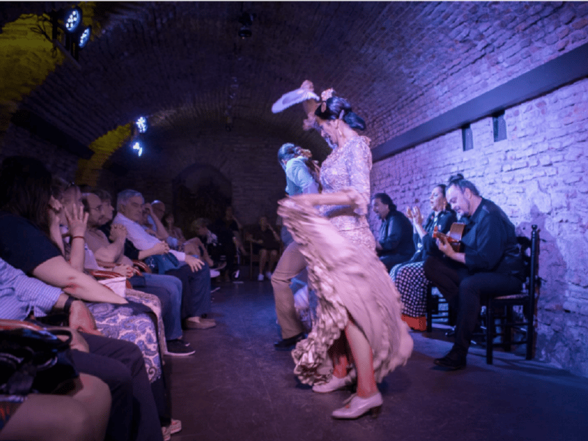 Seville: Flamenco Dreams Show with Drink in an Arabic Vault - A drink before the music begins