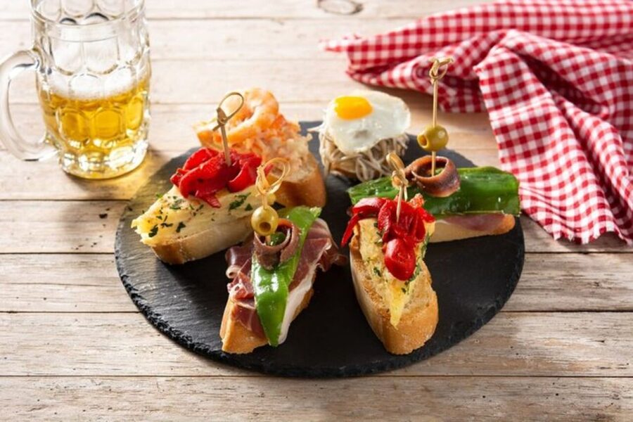 Seville: Flamenco Show and Tapas in Triana Private Tour - Why Triana makes the evening work