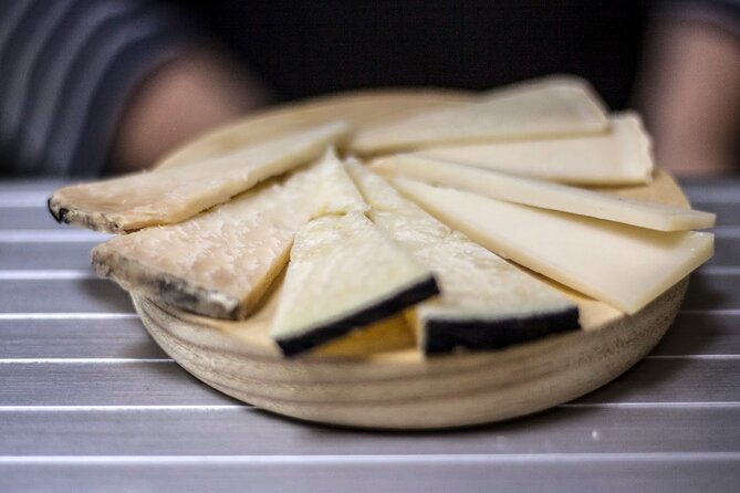 Seville Food Tour: Vermut, Churros & 10+ Tasty Local Dishes - The Giralda and Seville Cathedral