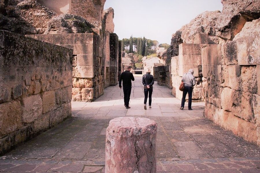 Seville: Game of Thrones and Roman Empire Italica Tour - The guide can make or break the ruins