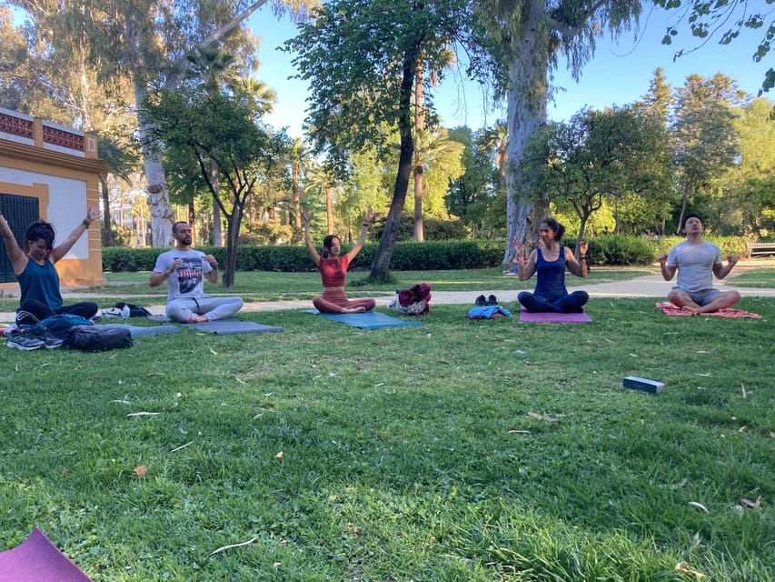 Seville: Group Yoga classes All levels - in French - Key points at a glance
