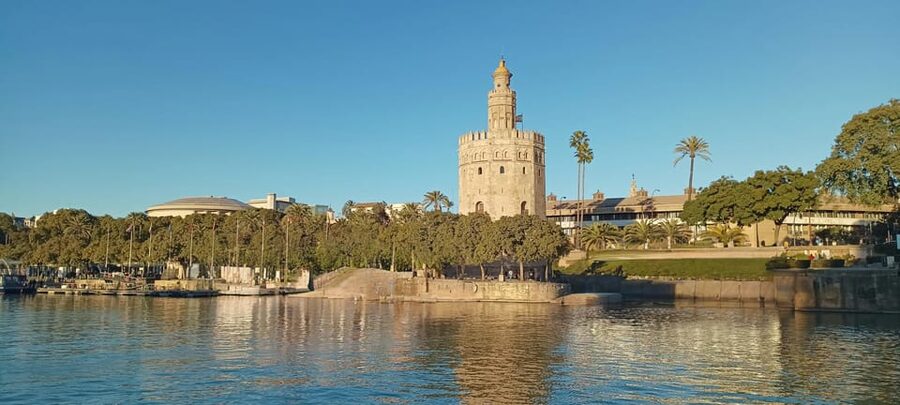 Seville: Guadalquivir Boat Tour with Optional Lunch/Dinner - Small details that make the ride better