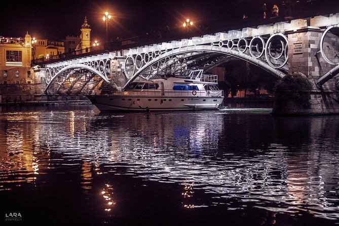 Seville: Guadalquivir River Cruise with Lunch or Dinner - Finding the boat at Muelle Nueva York