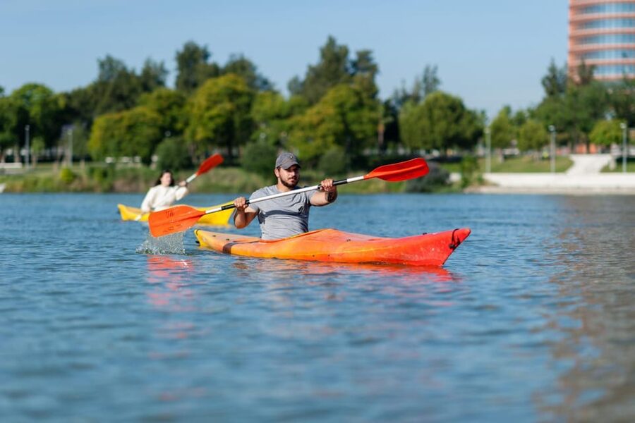 Seville:Guadalquivir River Kayak Tour - Under and around Puente de Isabel II