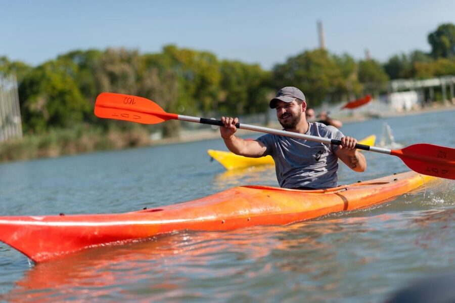 Seville:Guadalquivir River Kayak Tour - Seeing Triana and Castillo de San Jorge from the water