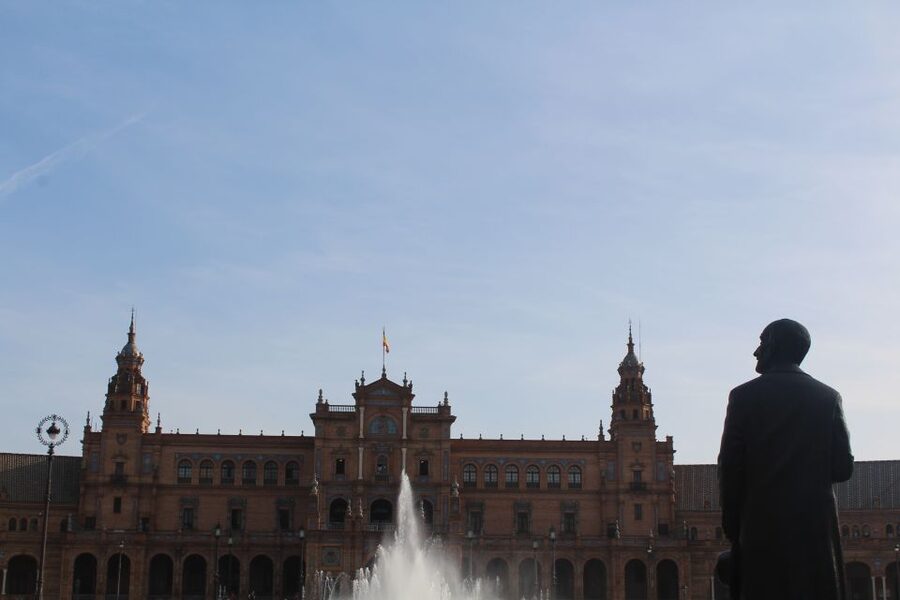 Seville: Guided Sightseeing Day Tour - Inside the Real Alcázar, Seville’s living palace