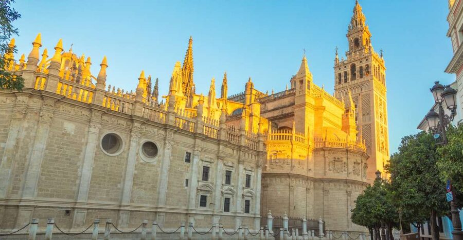 Seville: Guided Tour of Cathedral of Seville & Giralda Tower - Why Seville Cathedral deserves more than a quick look