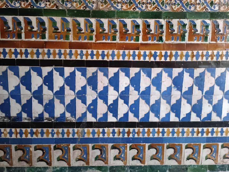 Seville: Guided visit of the Casa de Pilatos with entrance tickets - How the 1.5-hour visit unfolds