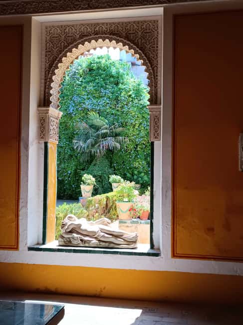 Seville: Guided visit of the Casa de Pilatos with entrance tickets - Should you book Casa de Pilatos?
