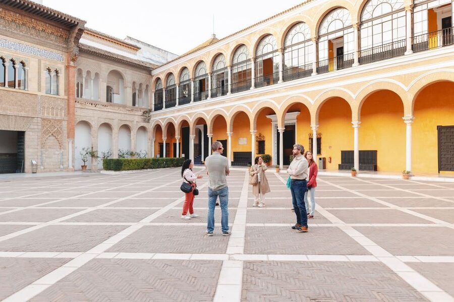Seville: Guided Walking Tour with Alcazar & Cathedral Access - The guides make the difference