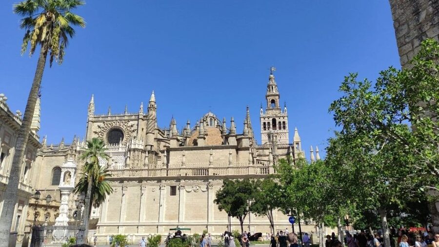 Seville: Guided Walking Tour with Optional Breakfast - Puerta de Jerez and the former Tobacco Factory