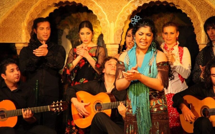 Seville: Half-Day Flamenco & Tapas Night - The flamenco show and why timing matters