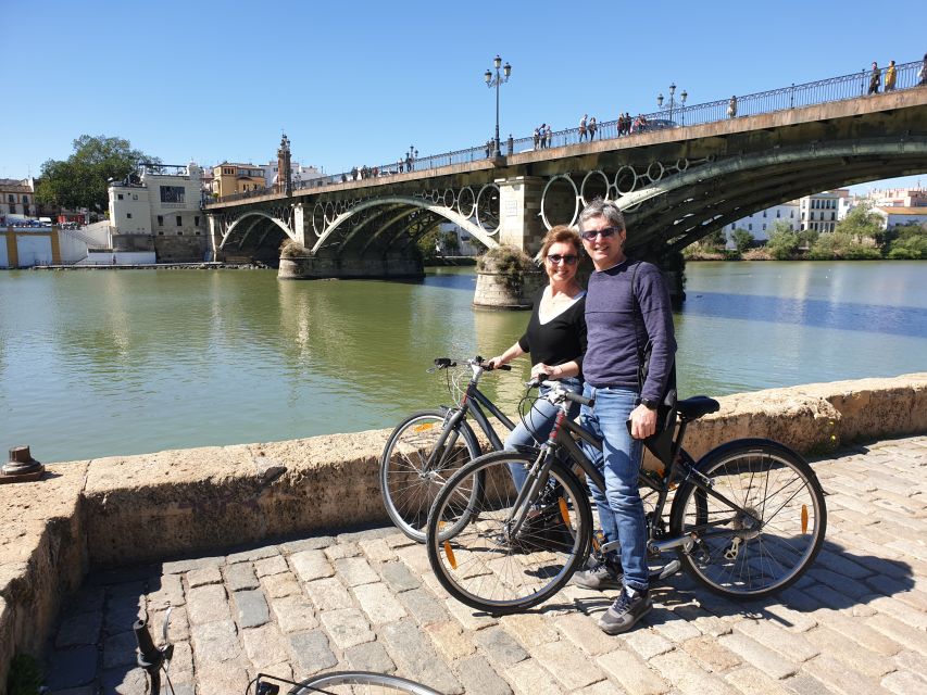 Seville: Highlights Bike Tour with Local Guide - The guides make the difference