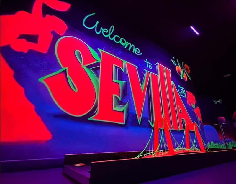 Seville: Indoor UV 18 hole Minigolf Experience - Who will enjoy this most