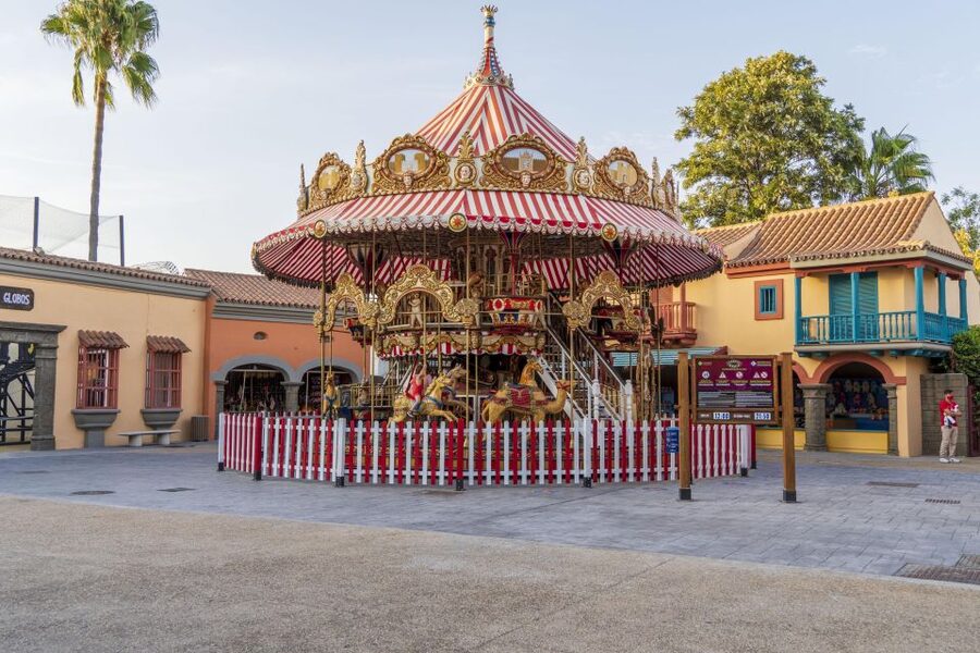 Seville: Isla Mágica with Optional Agua Mágica Park Tickets - Flamenco, horse shows, pirates, and fireworks