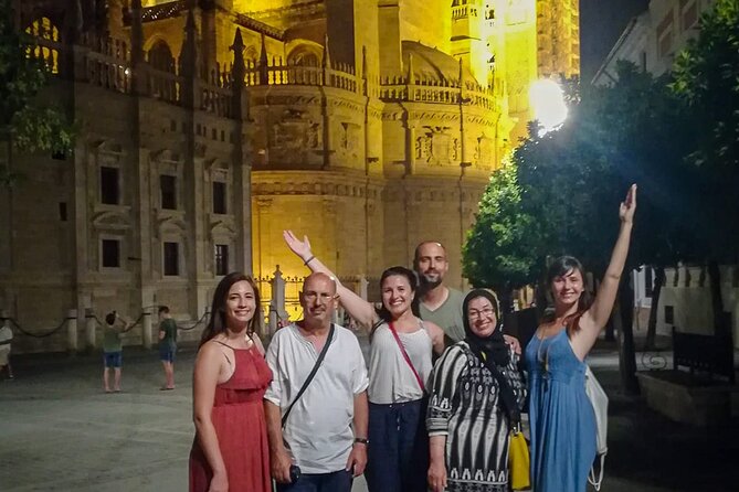 Seville Obscure - Walking the old center after dark
