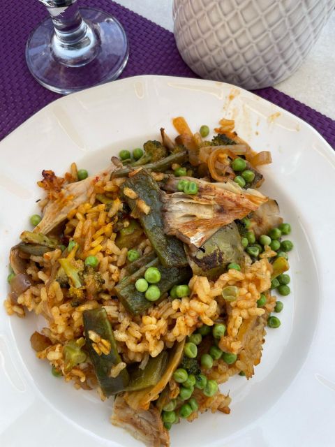 Seville: Paella Dining Experience - The cooking demonstration needs careful checking