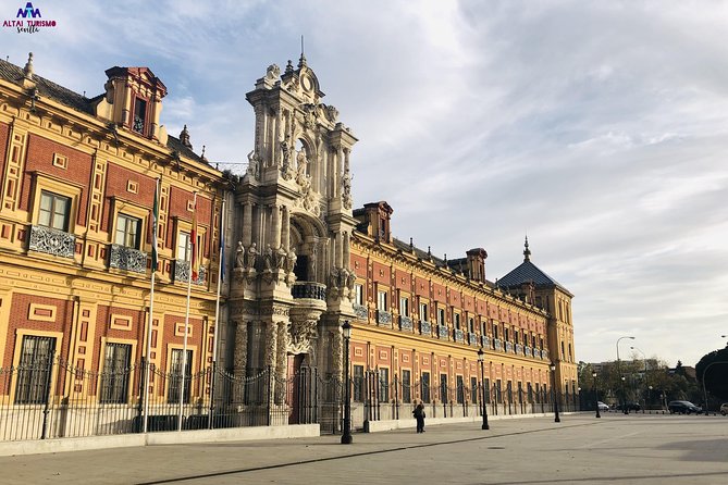 Seville Palaces: Dueñas Palace and Pilate House Tour - Dueñas Palace and the House of Alba