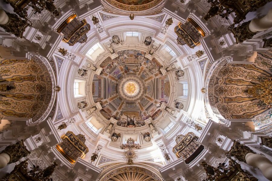 Seville: Palacio de Las Dueñas, La Macarena & Las Setas Tour - The guide can make or break this route