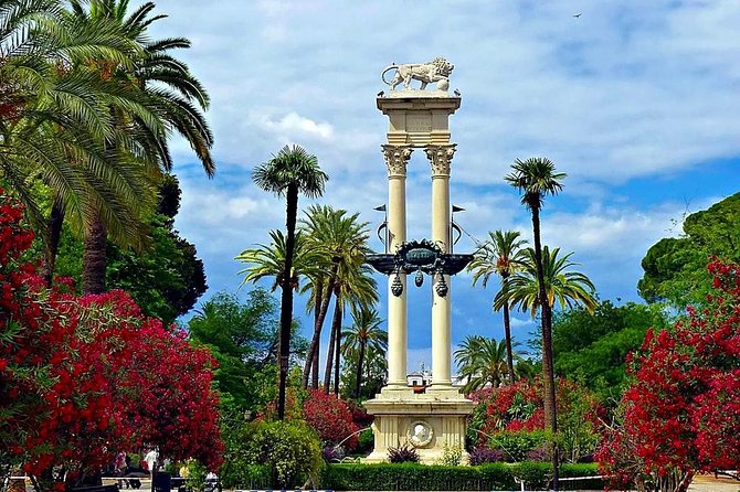 Seville Panoramic Walking Tour - Giralda, Cathedral, and Alcázar from the outside