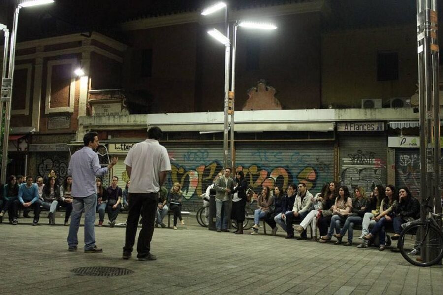 Seville: Paranormal Walking Tour in Spanish - Stories, history, and paranormal recordings