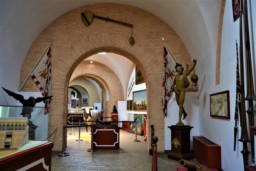 Seville: Plaza de Toros and Barrio Santa Cruz Tour - Who will enjoy this Seville walk