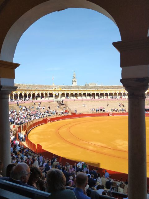 Seville: Plaza de Toros and Barrio Santa Cruz Tour - What the ratings tell you