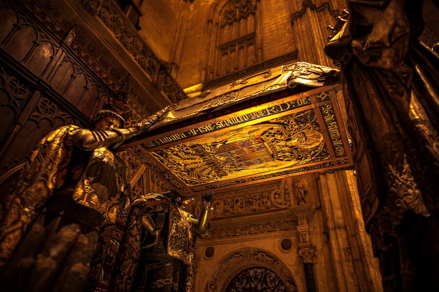 Seville: Priority Access Cathedral, Giralda & Alcázar Tour - How the three-hour schedule feels