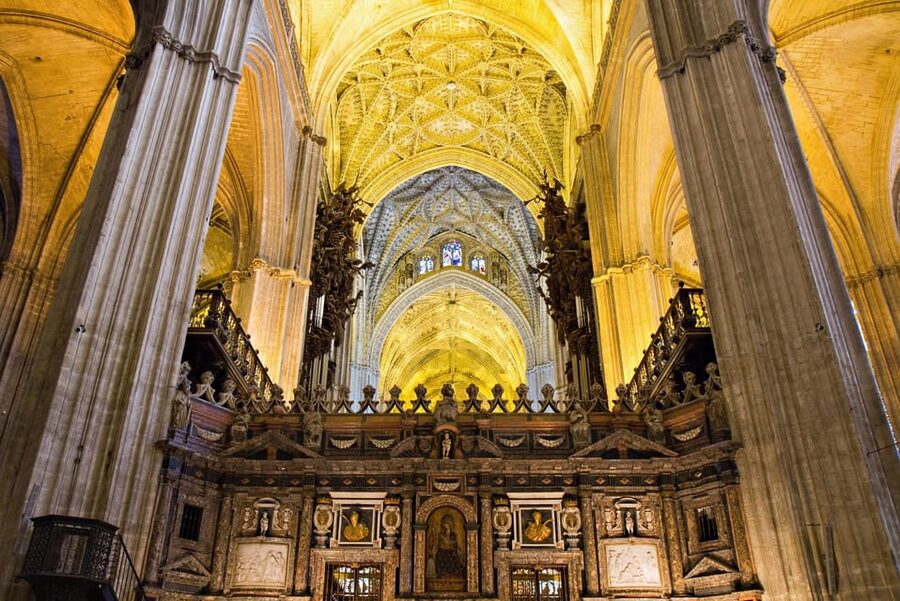 Seville: Priority Access Cathedral & Giralda Tour - Climbing the Giralda’s 35 broad ramps