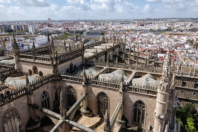 Seville Private Tour to the Royal Alcazar and Cathedral - The Royal Alcázar, from Moorish detail to working palace