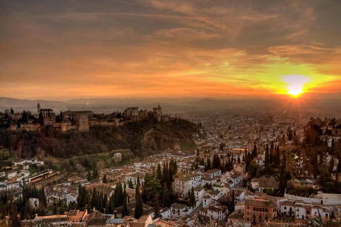 Seville Private Transfer to Granada with a Visit to Ronda - Independent visit or private guide?