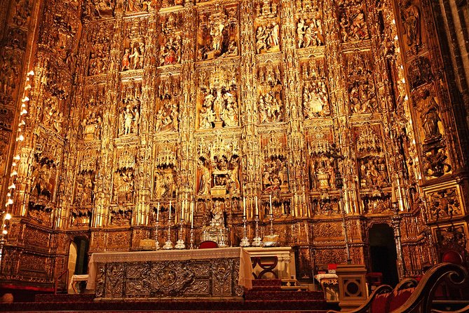 Seville Private Walking Tour with Alcazar & Cathedral Tickets - Santa Cruz, Seville’s former Jewish quarter