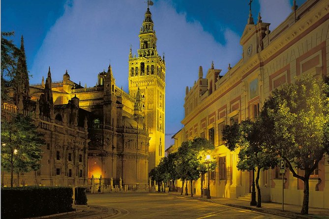 Seville Private Walking Tour with Alcazar & Cathedral Tickets - Seville Cathedral and the tomb of Columbus