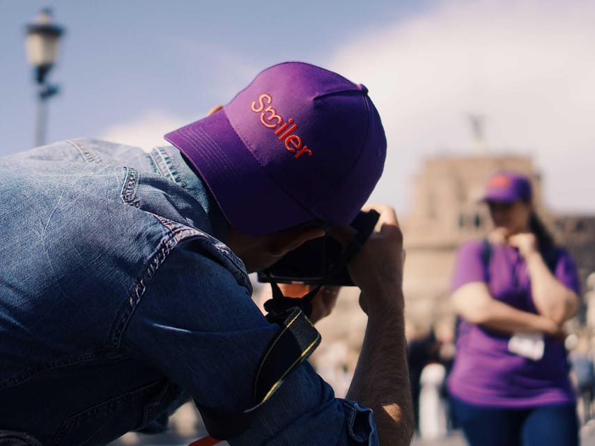 Seville: Professional Photoshoot at Plaza de España - Timing, clothes, crowds, and practical preparation