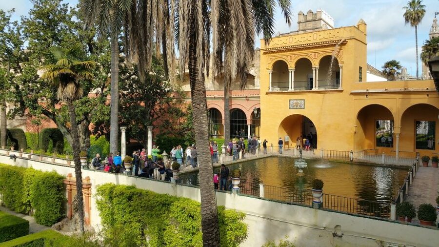 Seville: Real Alcazar of Seville Guided Tour and Ticket - The María Padilla Baths