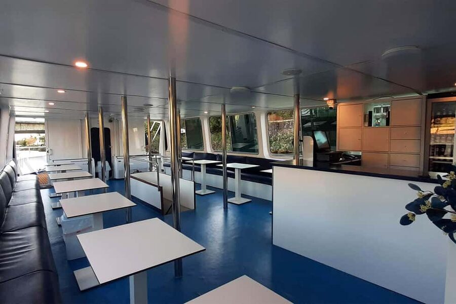 Seville: Restaurant boat ride on the Guadalquivir River with lunch/dinner - The Guadalquivir route and its city views