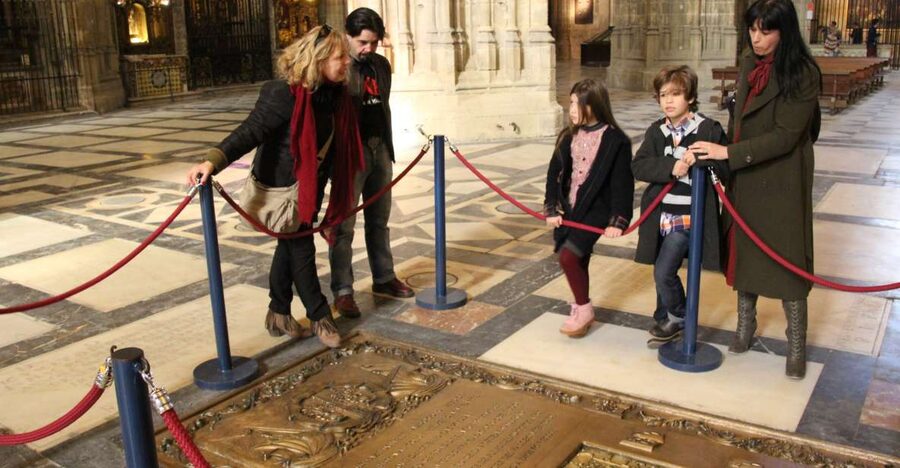 Seville: Royal Alcazar, Cathedral and Giralda Tower Tour - The Giralda, 20 minutes for Seville from above