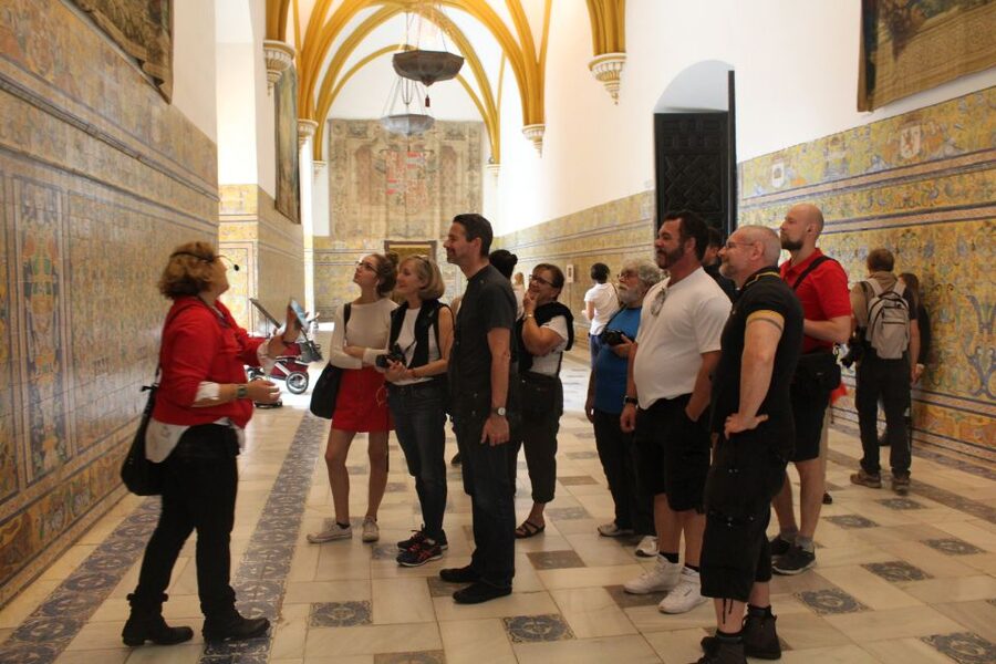 Seville: Royal Alcazar, Cathedral and Giralda Tower Tour - Practical details that can affect your visit