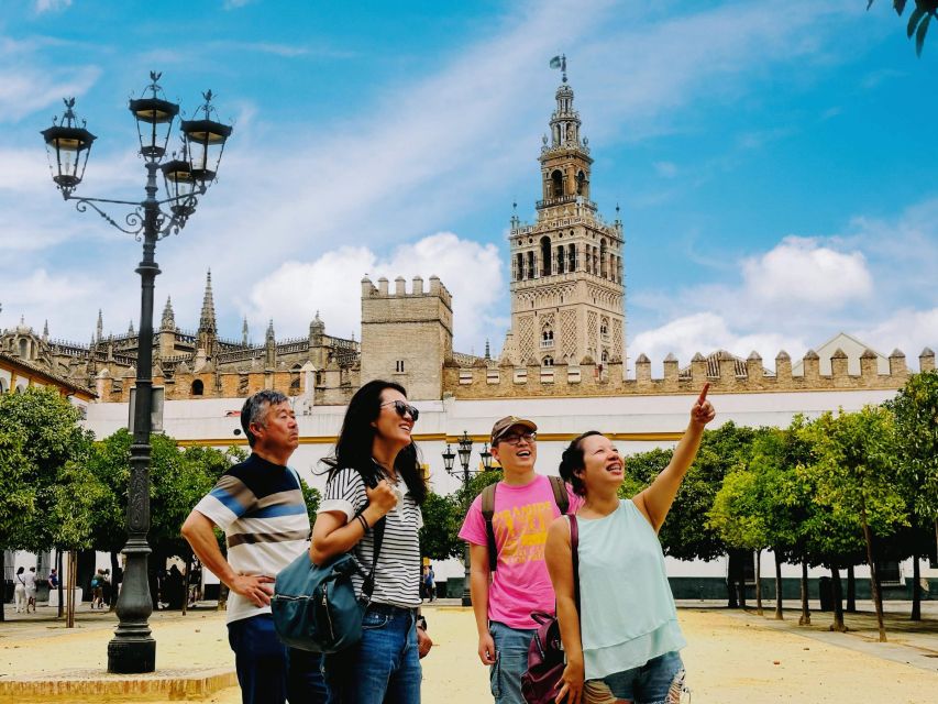 Seville: Royal Alcazar Guided Tour - Entering the palace with fast-track access