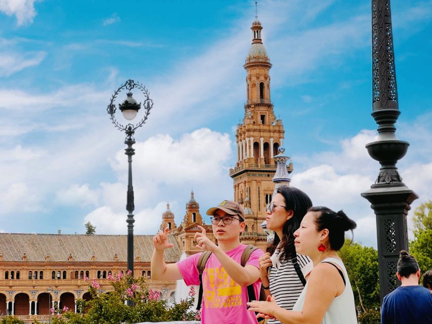 Seville: Royal Alcazar Guided Tour - Gardens and the palace’s changing character