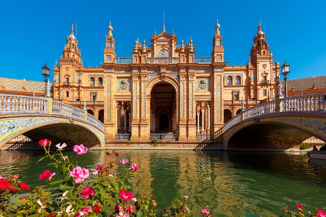 Seville Scavenger Hunt and Highlights Self Guided Audio Tour - The Giralda and Seville Cathedral