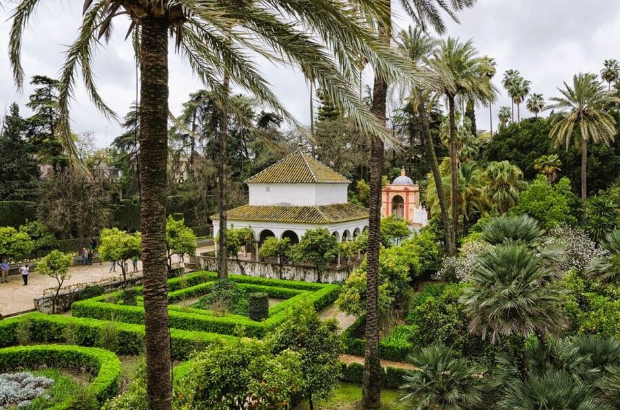 Seville: Small-Group Alcázar Guided Tour & Entry Ticket - Entering through the security checkpoint
